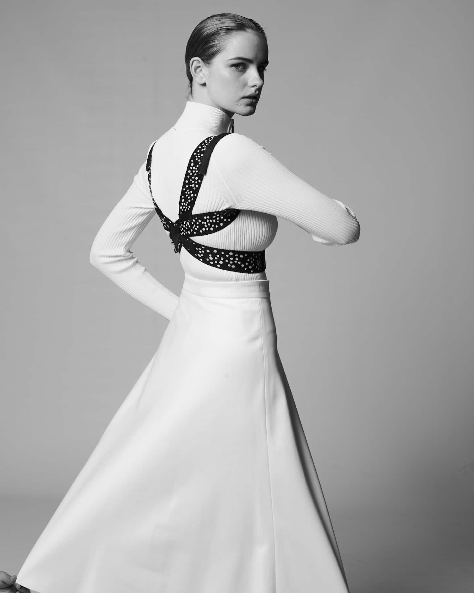 girl wearing advanced back support